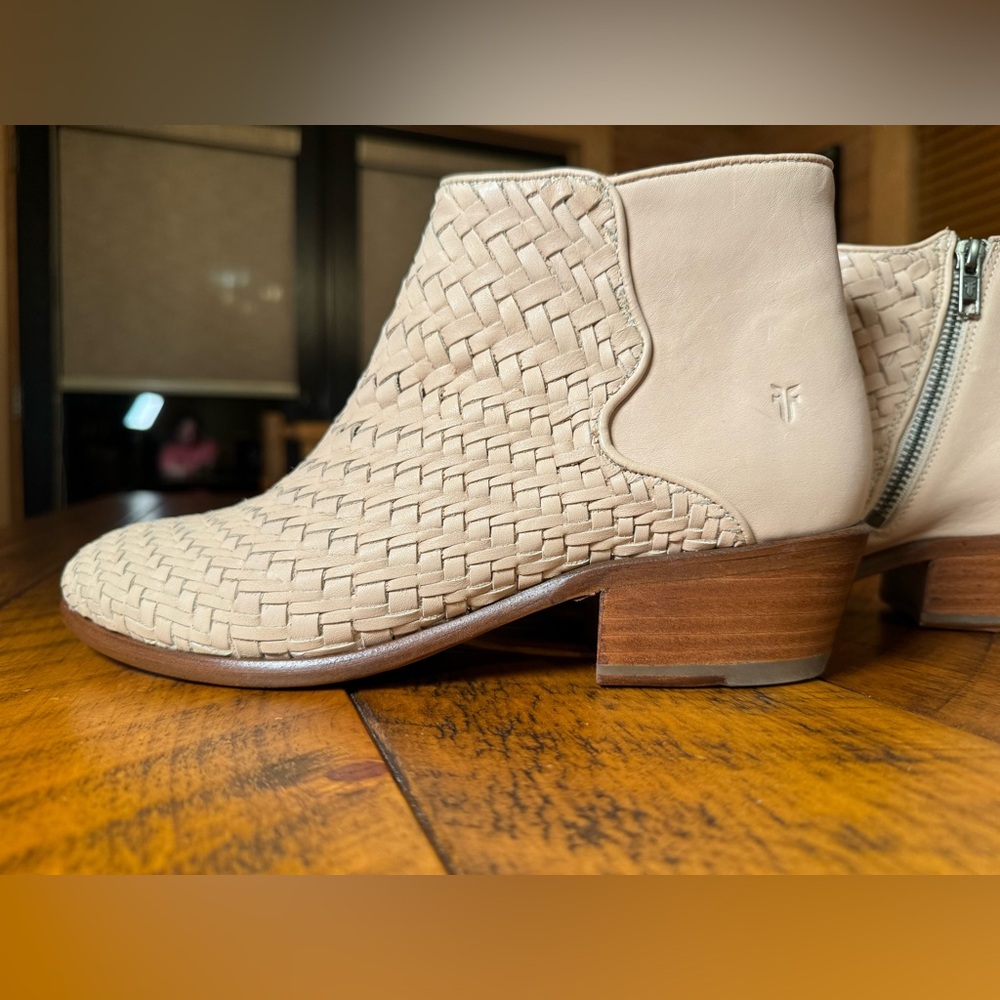 Frye Womens Carson Woven Boot Size 10 Ankle Booties Leather Western Off White